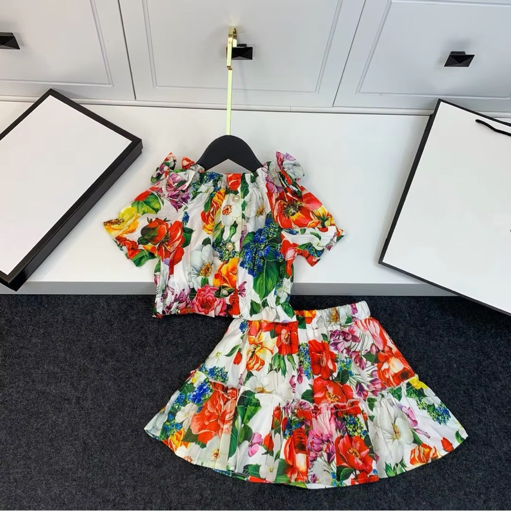NWOT Floral multicolor 2 piece set